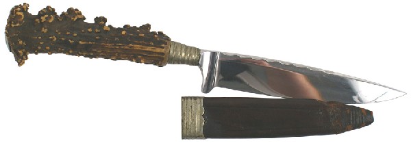 German 1930's skinning hunting knife: D-32 1930’s skinning knife. 3 ¾” roebuck stag grip with engraved initials “HK” in the silver pommel. Mint 5” high polished blade – marked “VONDERSCHMIDT” and “ROSTFREI”. Indented 