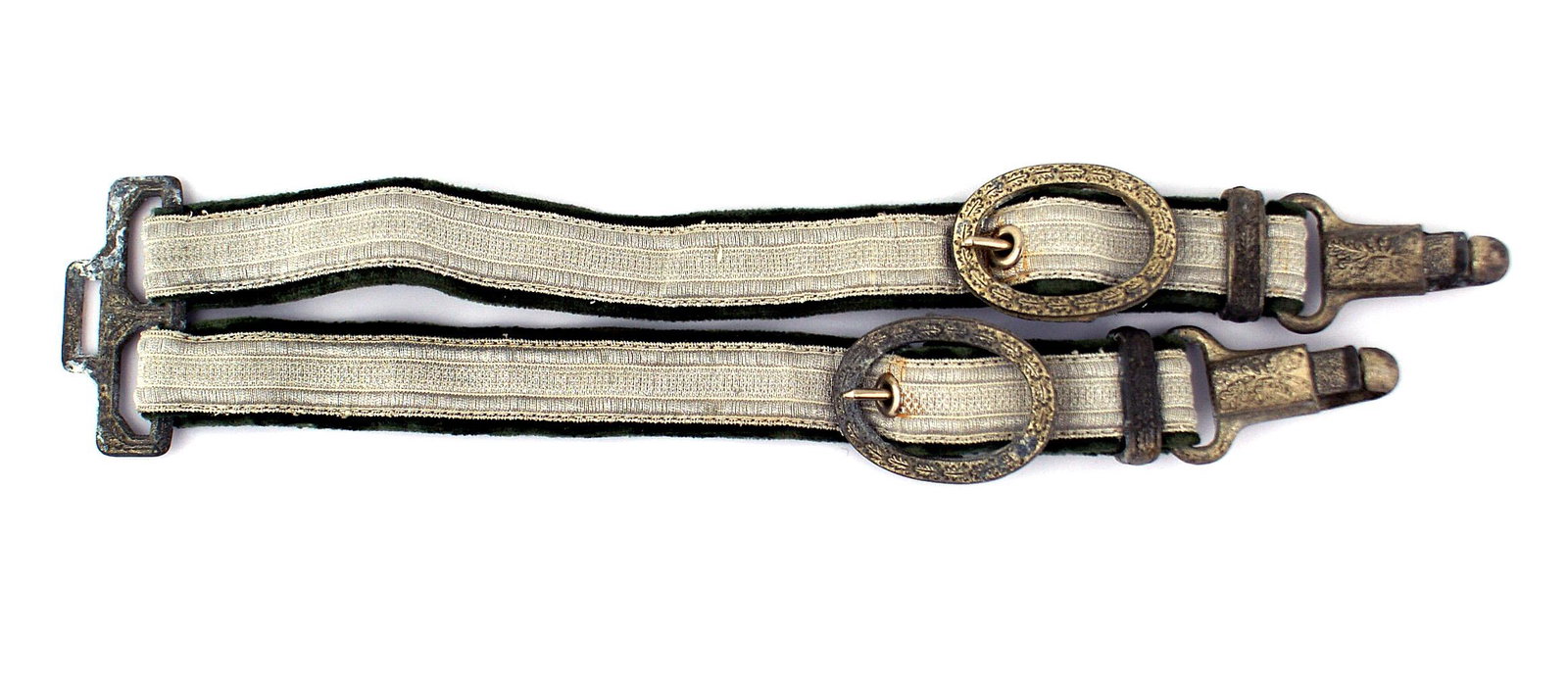 German WWII Army deluxe dagger hangers: D-014 German WWII Army officer deluxe dress dagger hangers. 3/4" wide flat silver bullion facing on dark green velvet backing. Oak - leaf decorated oval buckles and slides, and squared snap hooks. II