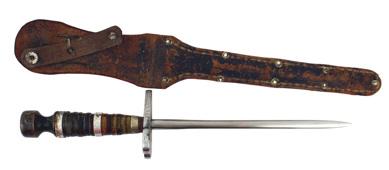 Unusual WWII US Marine custom combat knife: D-028 Unusual WWII US Marine custom made combat knife. Tapered grip made of leather, aluminum and transparent plastic rings. Age toned brass chalice shaped pommel. Flat top is marked "USM.C.". Elongat