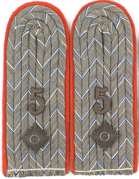 Imperial Bavarian 1st Lt. shoulder boards: H-57 Bavarian 1st Lt. Gray cord with blue/white "V's", a metal "5" and one darkened "pip". Dark red underlay. S.O. Pair. II+