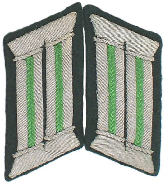 German WWII Panzer Grenadier collar tabs: H-92 Same - Panzer Grenadier with light green "V" pattern cord centers of the "litzen". Pair. II