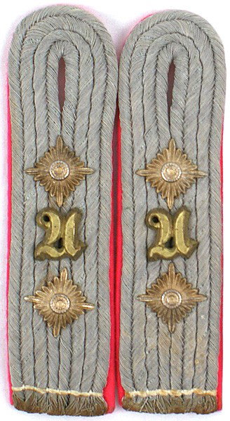 German WWII Army Panzer officer shoulder boards: H-139 Same - Panzer Reconnaissance. As above, with two "pips", but with a script "A". S.I. Pair. II