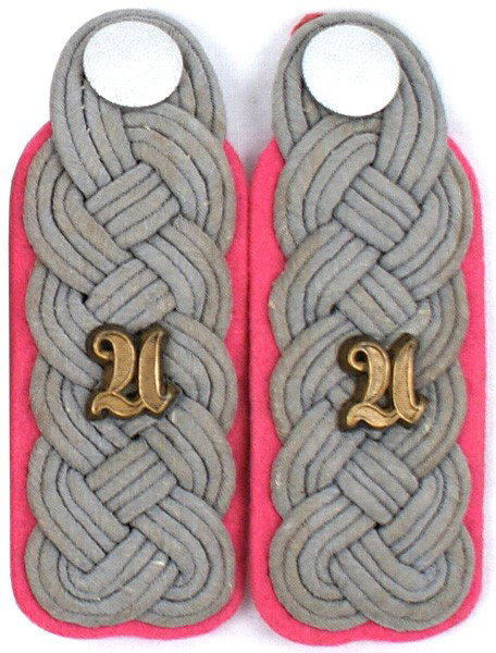 German WWII Army Panzer officer shoulder boards: H-141 Same - Reconnaissance. As above, but with a gilt metal script "A". With buttons. S.O. Pair. II+
