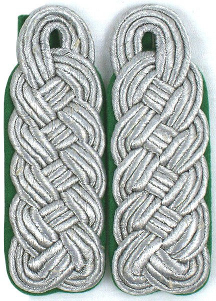 German WWII Panzer Grenadier shoulder boards: H-157 Same - Major. Intertwined silver wire cord. S.O. I