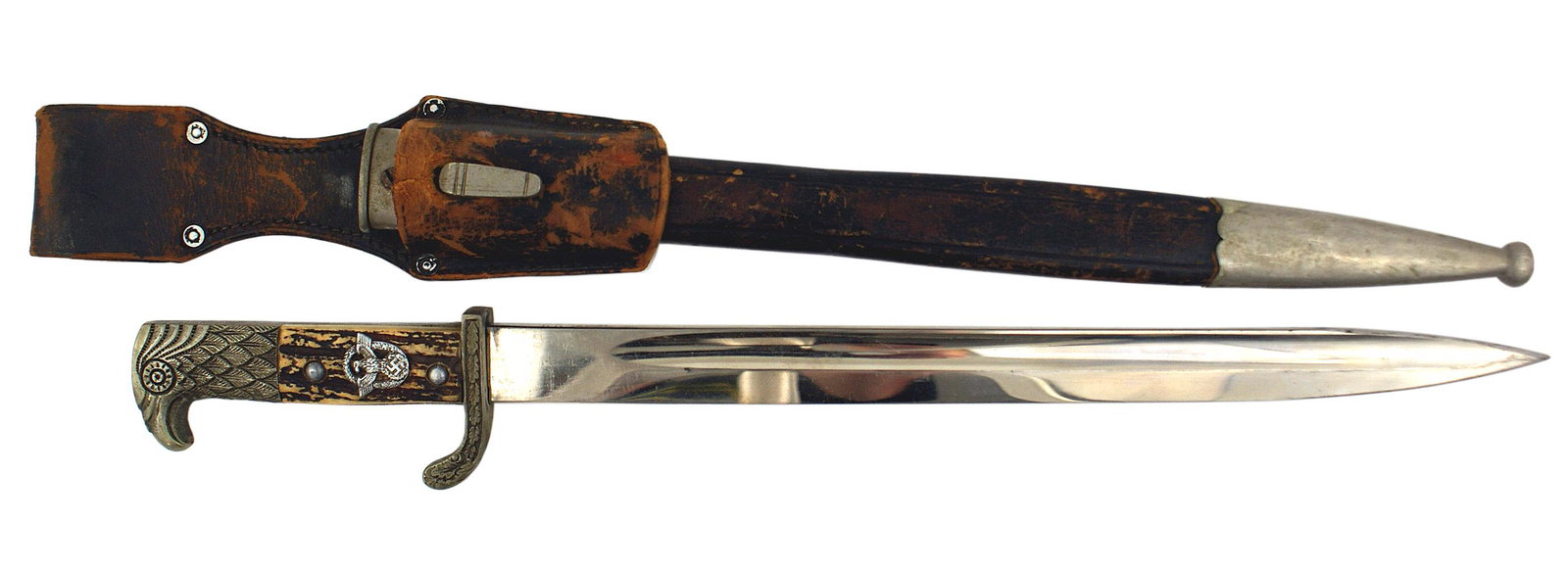 German WWII Police sidearm dagger: D-010 German Third Reich Police sidearm. Age toned nickeled "featherhead" eagle-head pommel and oak leaves crossguard (marked "S.D.V. 523"). Police eagle/swastika insignia on stag grips. 13" clean bla