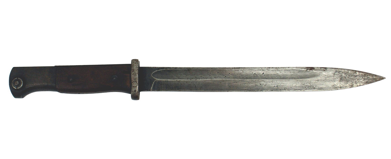 German WWII K98 bayonet: D-028 German WWII K-98 Mauser bayonet. Darkened blued pommel and gray spine and short crossguard. Waffen stamped. Wood grips. 10" gray blade marked "7194y". Shows use. No scabbard. II-