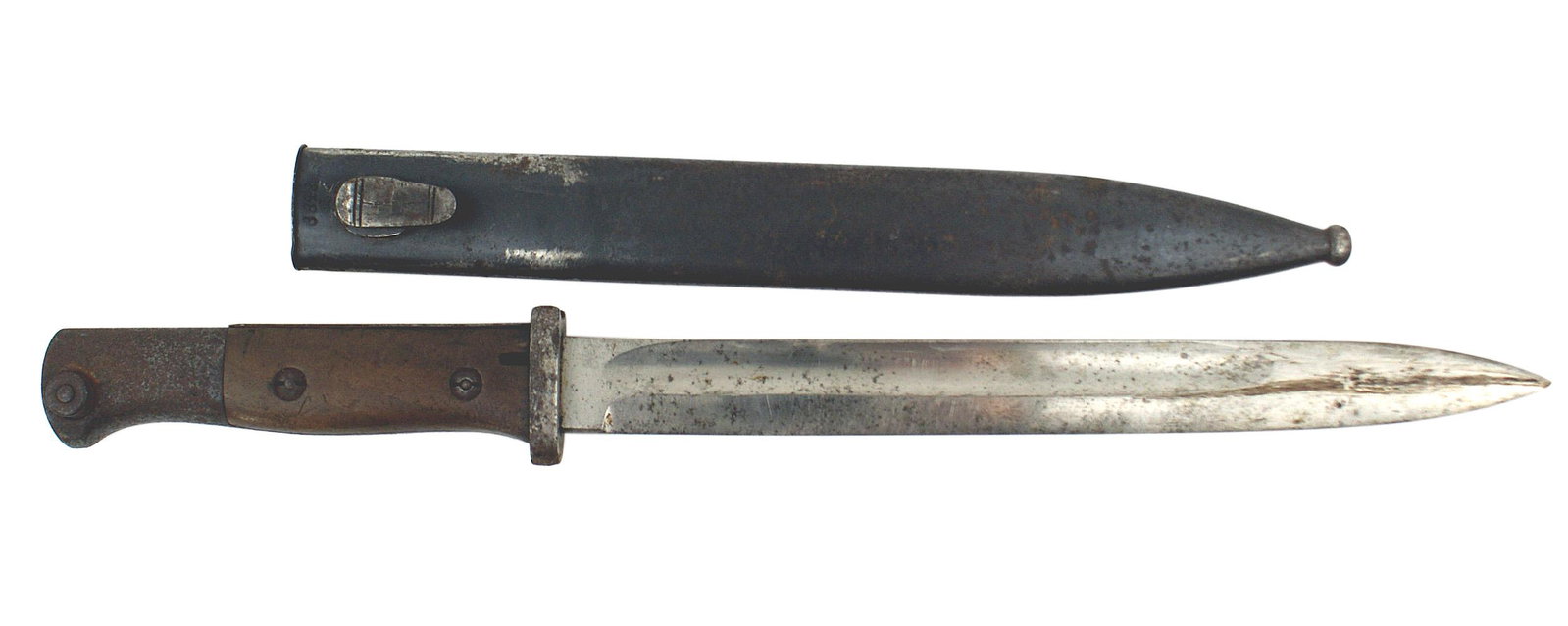 German WWI K98 bayonet: D-029 German WWI K-98 with wood grips. Rust "dimples" on the steel pommel and short crossguard (marked 16-31). Clean 10" blade shows some scattered water spotting. Maker marked "GEBR. HELLER - MARIENT