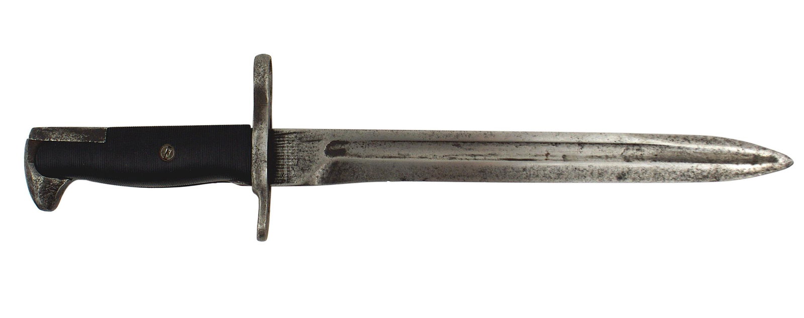 US M1942 M1 Garand Rifle Bayonet: D-045 US M1942 M-1 Garand Rifle Bayonet. Parkerized bird-head pommel and crossguard. Lined black plastic grips. 10" gray pitted blade is marked "OL" over an Ordnance Bomb and "1942". No scabbard. II-