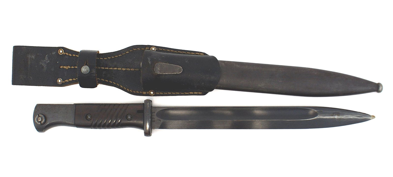 German WWII Seitengewehr M98 05 bayonet: D-036 German Seitengewehr M98/05 bayonet. Factory refinished during WWII. Reblued pommel, metal fittings, 9 7/8" blade and scabbard. Bakelite grips. Blade retains 95% of the dark blue finish. Marked "