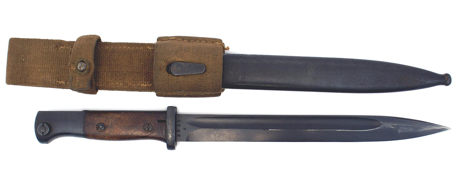 German WWII Mauser K98 bayonet: D-041 German WWII Mauser K98 bayonet. Wood grips. Deep blued pommel crossguard and 90% finish on blade. Marked "42 crs" and "3721". Mismatched blue scabbard shows some wear. Afrika Korps OD web frog. 