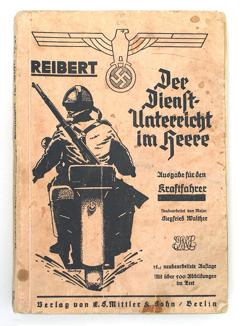 German WWII book 1941 military handbook: I-032 1941 German military handbook - "Der Dienst in Heere". With information for the operation of motorcycles, trucks and panzers in addition to photos and illustrations of weapons training, field ex