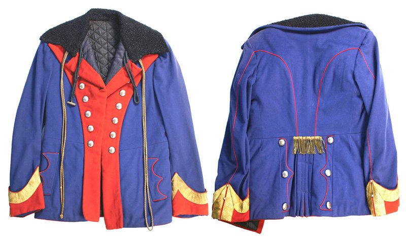Austrian Uhlan officer Model 1911 Pelz Attila tuni: F-2 Austrian Uhlan, ranking officer, Model 1911 "Pelz Attila". Quality blue wool fabric with red faced lapels - with two rows of seven each, silver domed buttons. Red "pointed" cuffs with "W" designed