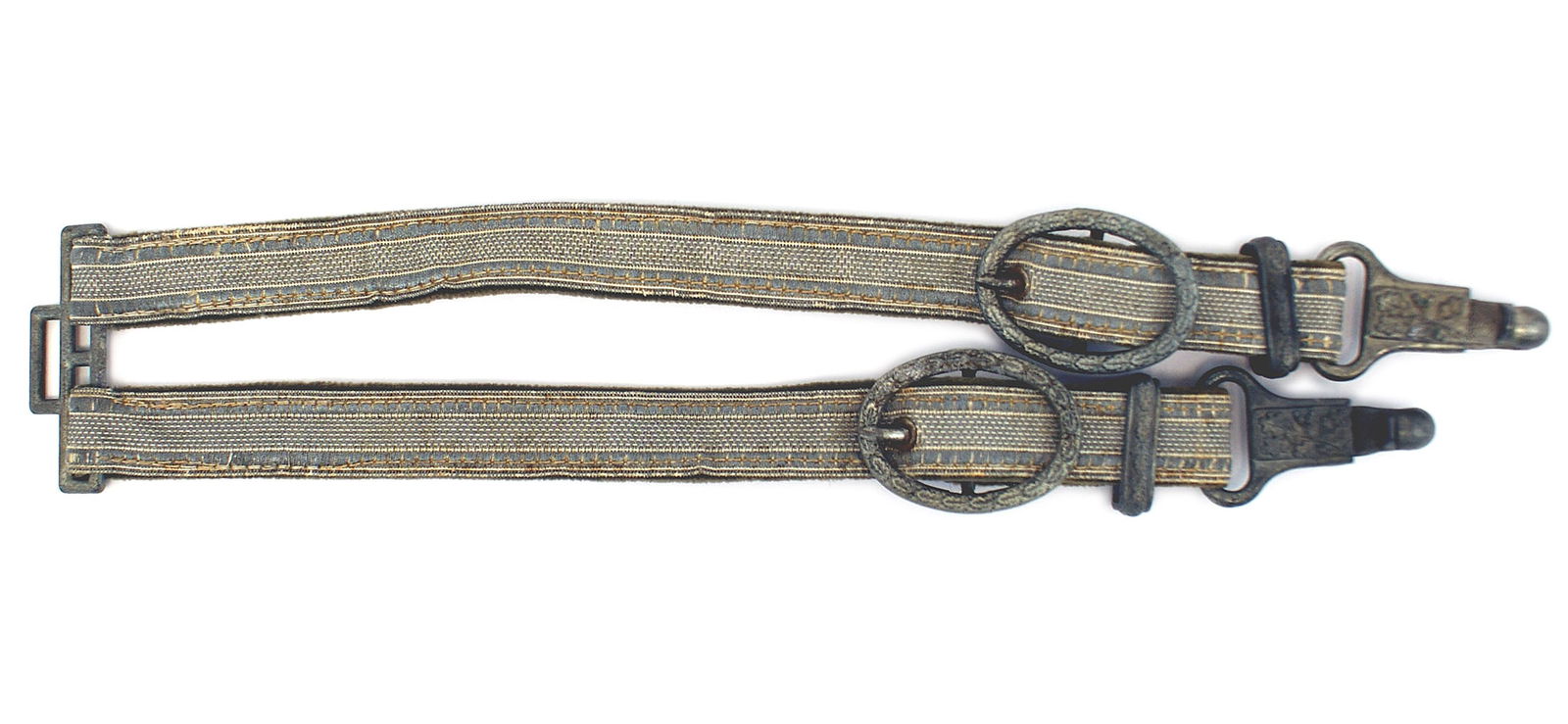 German WWII Army dagger hangers: D-019 Third-Reich Army dagger hangers. Flat blue tinted silver bullion "tape" straps with green velvet backing. Deluxe oak leaf decorated square snaps, slides, buckles and belt attachment. II