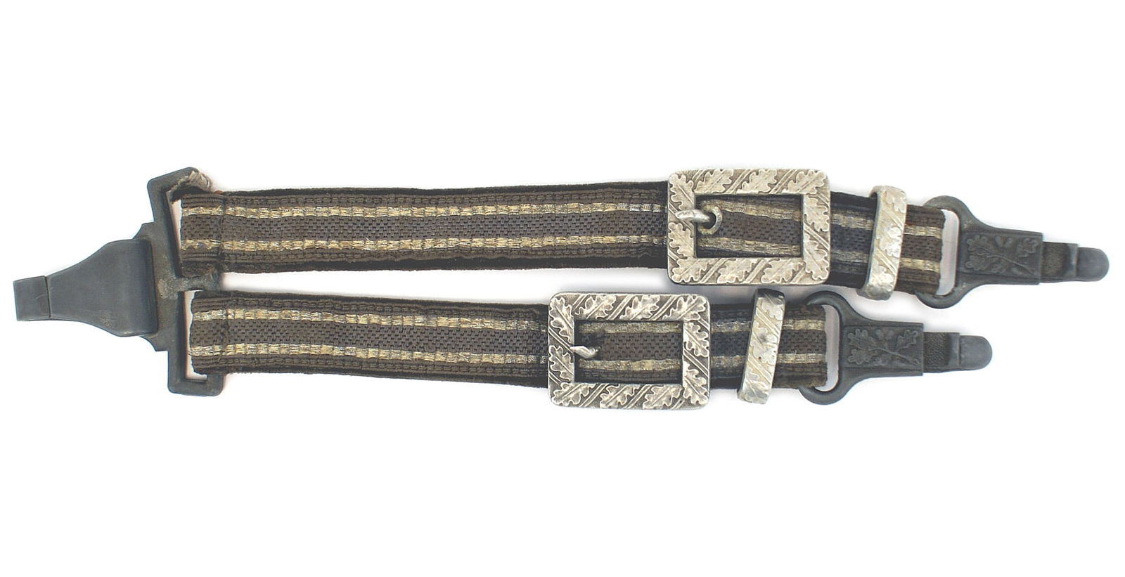 German WWII Luftwaffe dagger hangers: D-026 Third-Reich Luftwaffe 2nd Model dagger hangers. Gray-blue straps with two silver wire stripes and blue-gray velvet backing. Oak leaf decorated square buckles, slides and square snap hooks. Top m