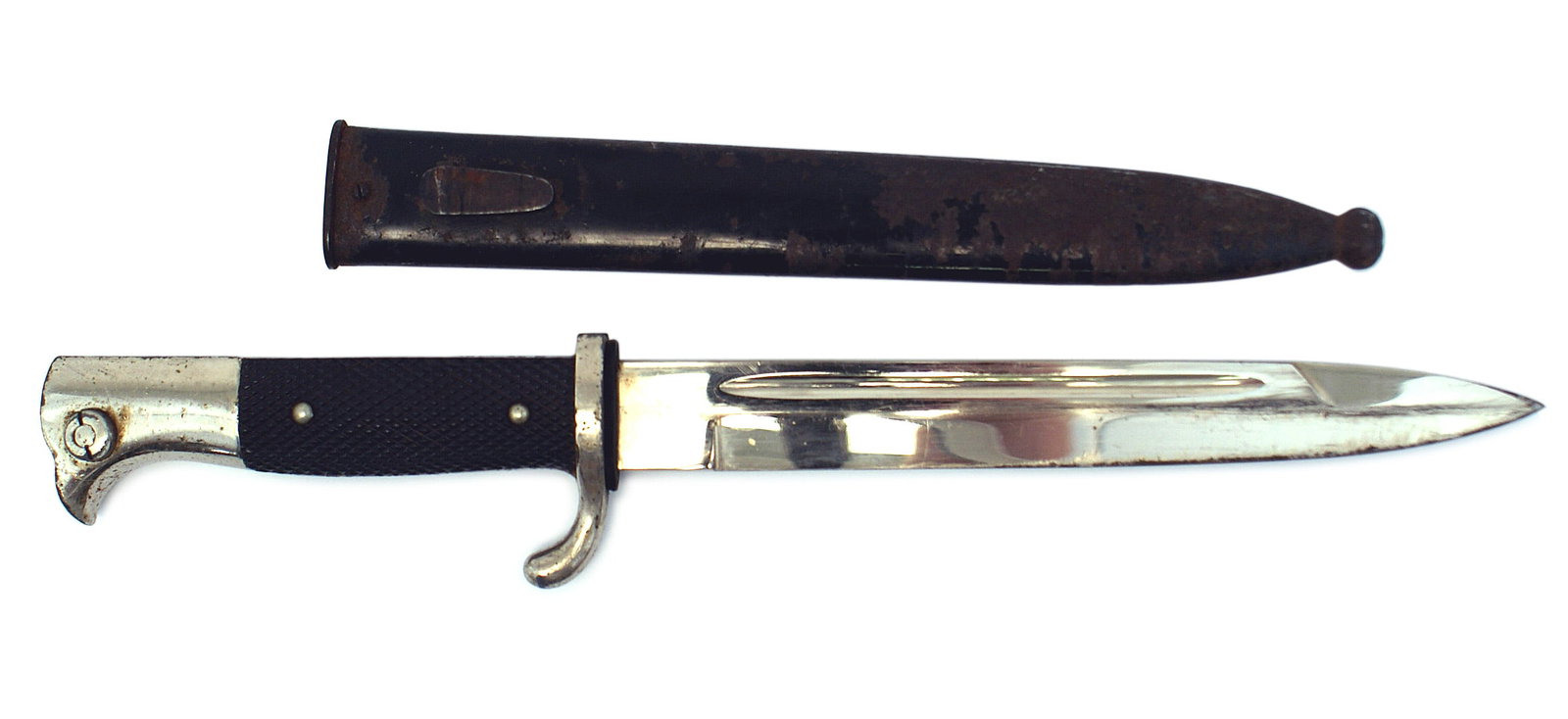 German WWII Army parade dress bayonet: D-056 German WWII Army parade dress bayonet. Nickeled "bird head" pommel and turned-up crossguard. Checkered black plastic grips. Fairly clean 7 3/4" unmarked blade, with leather buffer. Extreme edge 