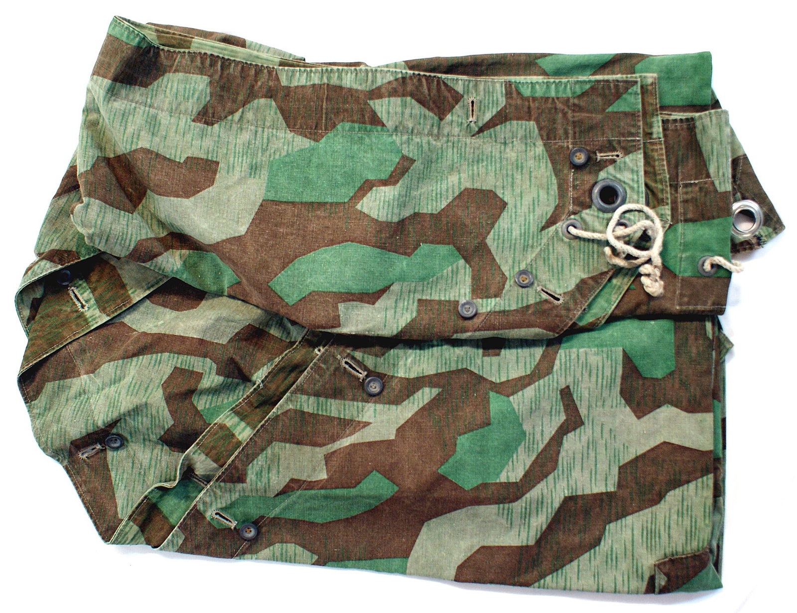 German WWII Camouflage shelter quarter: N-008 German WWII Camouflage shelter-quarter. Geometric brown/green/light green patterns. One 3/4" "L" repair and one replaced large grommet. A clean item. II