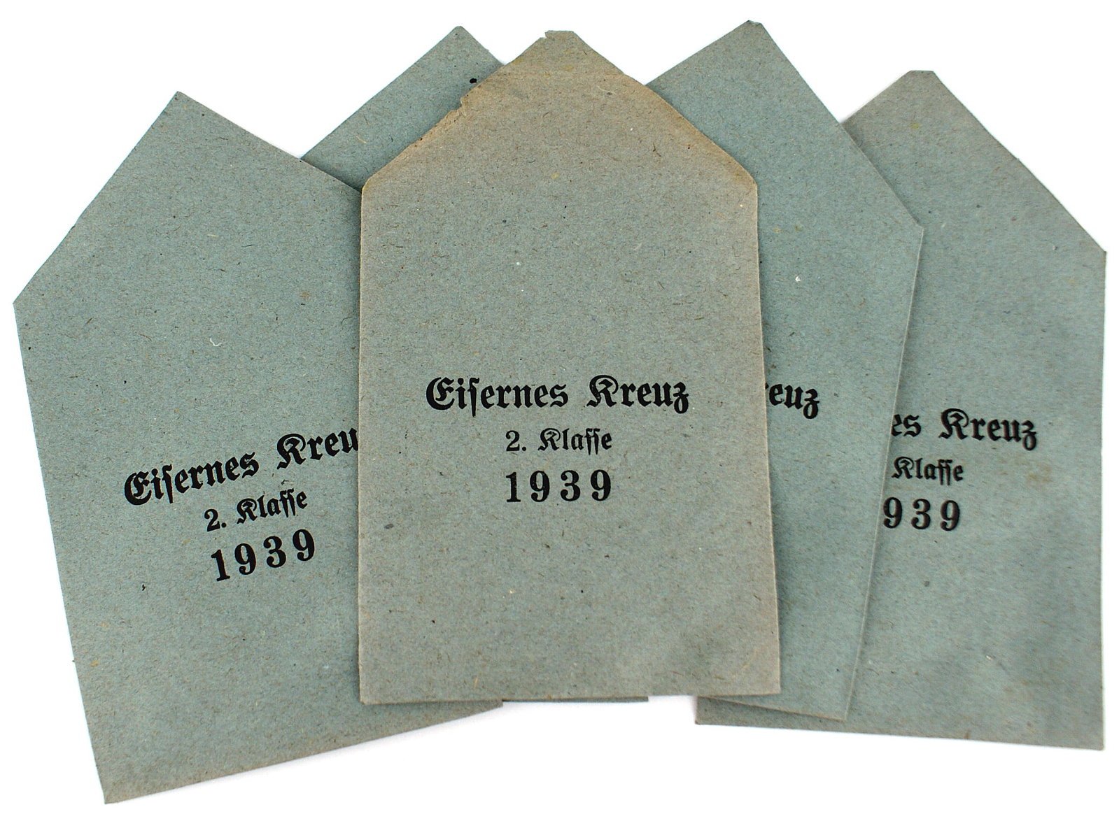 5 German WWII packet envelopes Iron Cross: B-050 Lot of 5 German WWII packet envelopes for the 2nd Class 1939 Iron Cross. Reverse marked with Berlin maker. Unissued. II