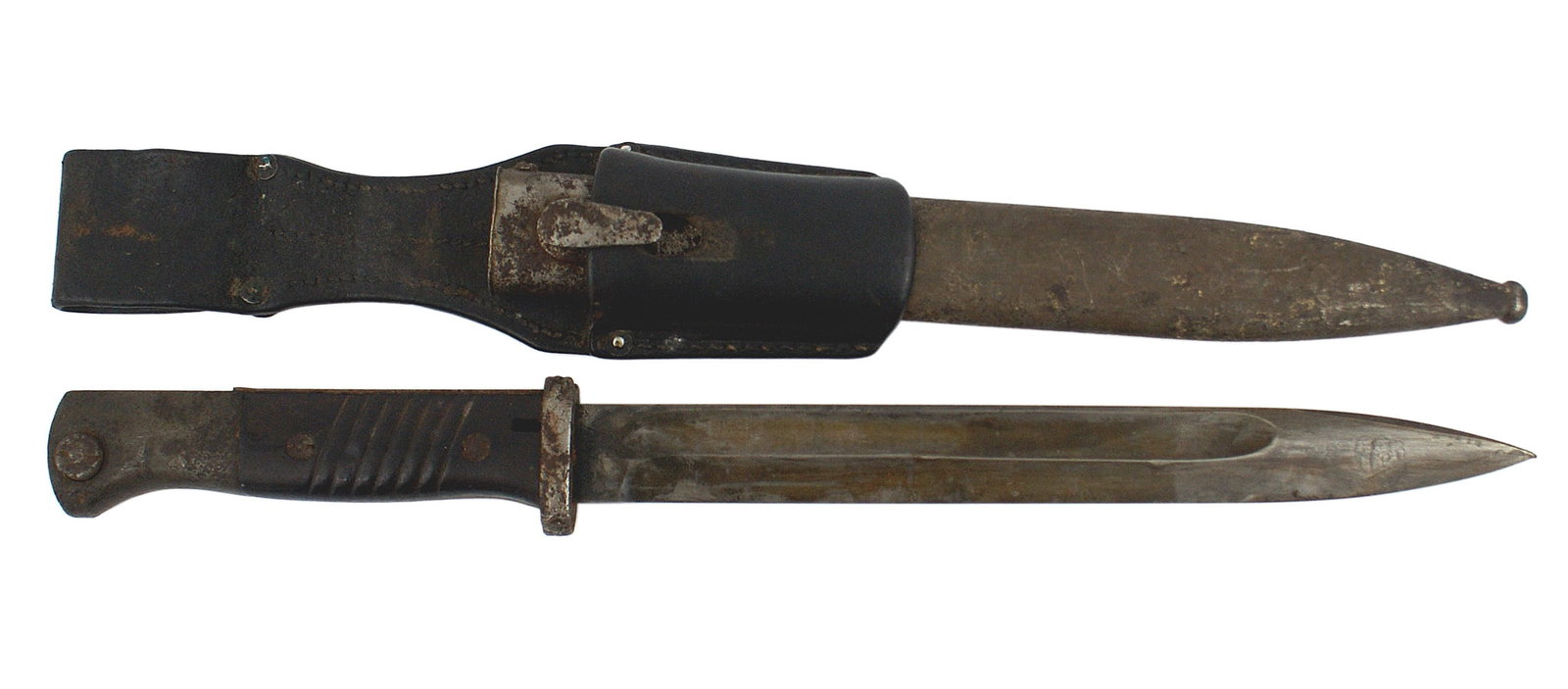 German WWII K-98 bayonet: D-036 German WWII K-98 bayonet. Dark purple grips. Pommel, crossguard and top spine of the grip show rust and pitting. 10" blade has some graying and hardened cosmoline. Serial number "6507". Steel sc