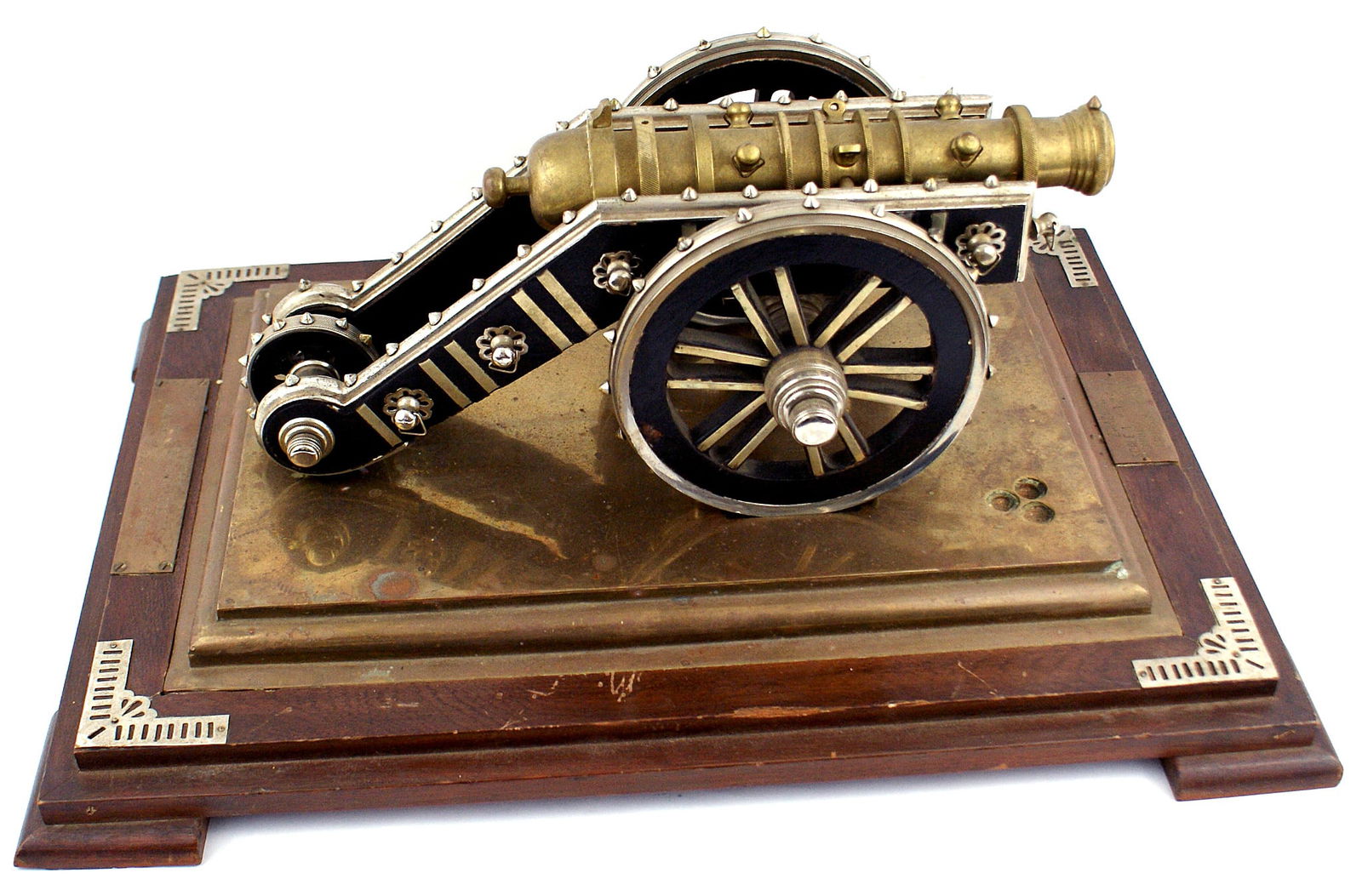 Presented model cannon Pakistani Army Ordnance Corps (1 of 4)