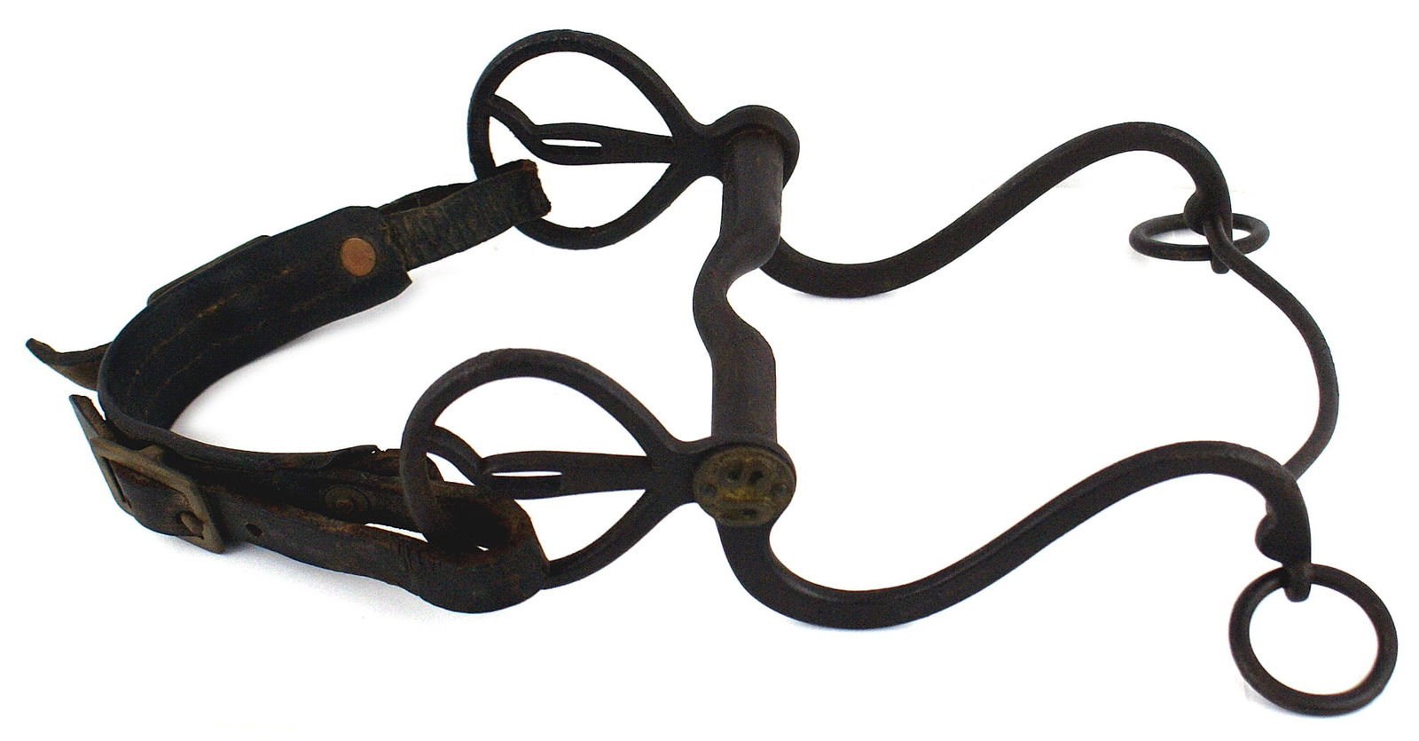 US Civil War Indian Wars horse bit: K-022 US Civil War - Indian Wars Period horse bit. A variation with a large check strap ring with a slot in the center of the vertical extension. Brass "U.S" rosette (boss). All iron construction stam