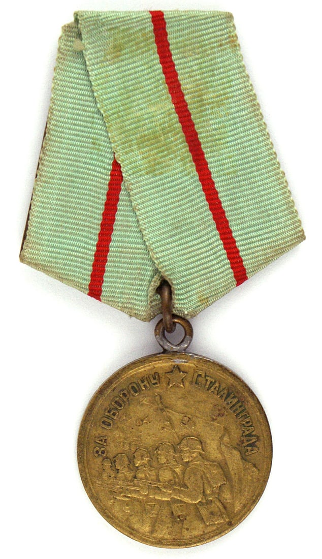 Russian medal WWII Defense of Stalingrad medal (1 of 2)