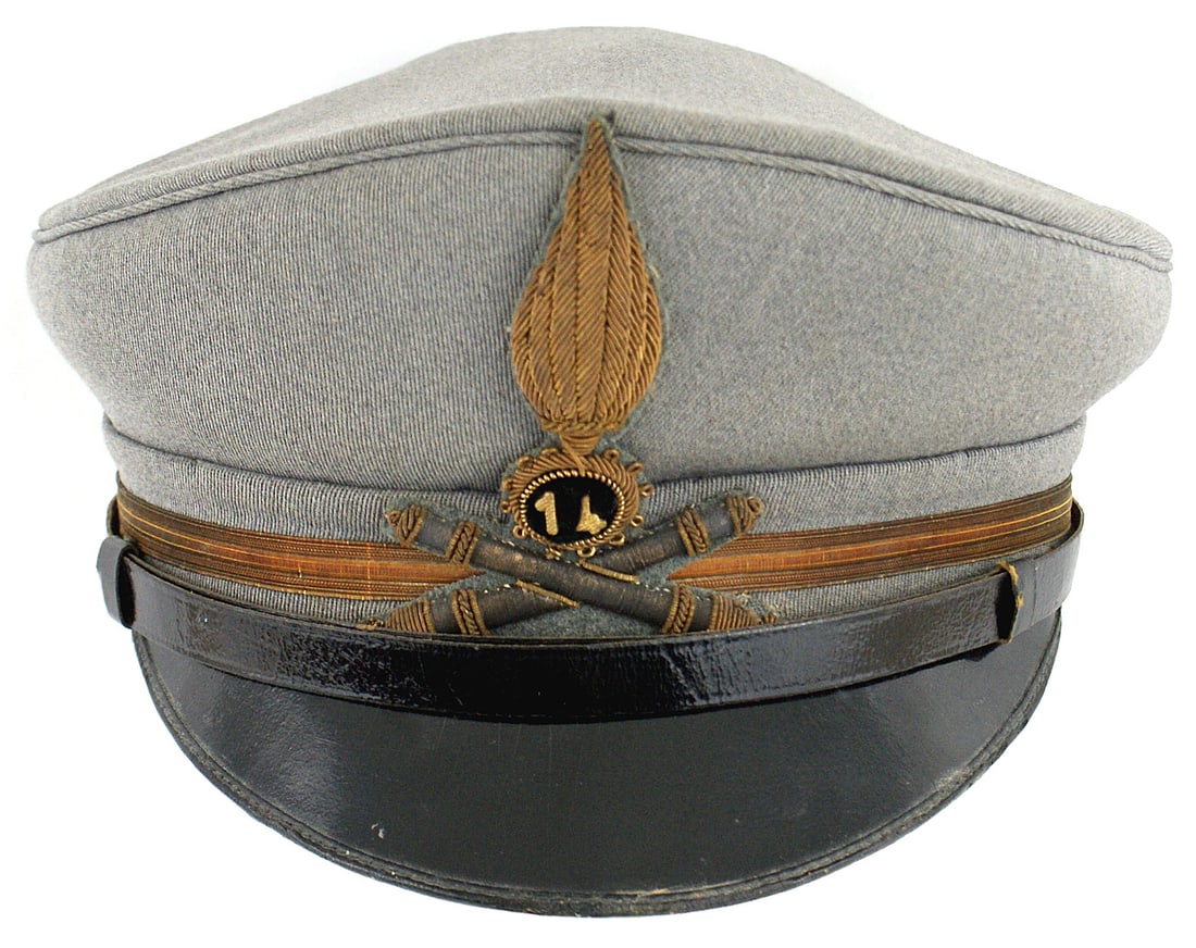Italian WWII Army Artillery peaked cap (1 of 4)