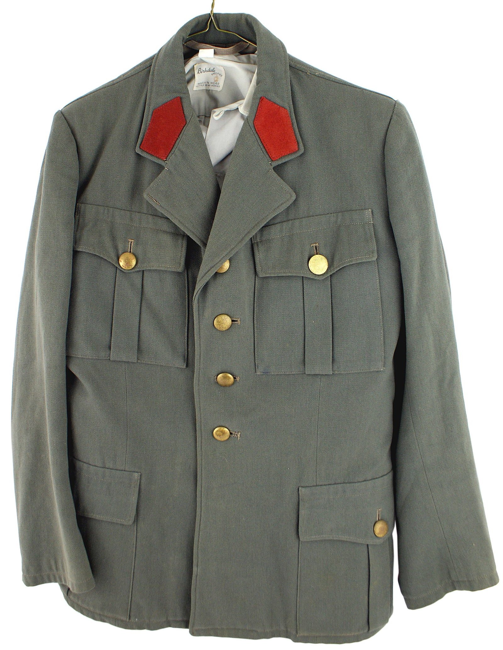 Unknown Italian post-war uniform: F-035 Unknown Italian post-war uniform. Gray open collar 4-pocket with 4 gold pebbled buttons. Machine sewn red collar tabs (rectangular shape but the 4th side comes a point). Gray lining. Gray trouse