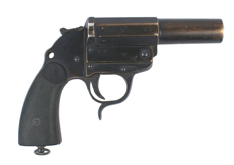 German WWII Army flare pistol: M-38 German WWII Army flare pisto. Frame marked "237 - 1940". 85% blued finish. 1/2" split on one grip. II