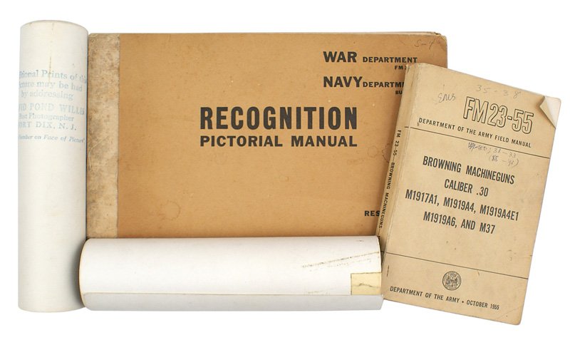 Lot 2 WWII military publications book: I-21 Lot of 2 military publications: (1) "RECOGNITION - PICTORIAL MANUAL" on aircraft of the Allies and Axis powers. With many photos, specifications, and silhouettes. 1943. (2) FM 23-55 "BROWNING MAC