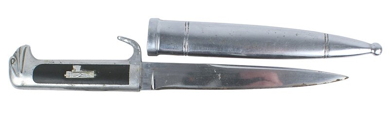Italian PNF National Fascist Party dagger: D-52 Italian M1932 PNF (National Fascist Party) dress dagger. One-piece aluminum eagle head pommel/side straps/turned-up crossguard. Metal fasces insignia affixed to the front black bakelite center pl