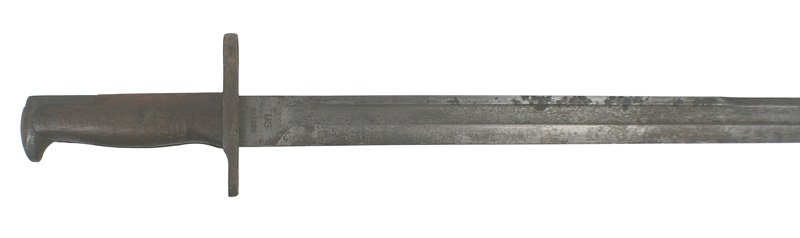 U.S. M1905 bayonet 1903 Springfield: D-146 U.S. M1905 bayonet for the 1903 Springfield. Gray blade with darker "patches". Marked as above. Can be cleaned. No scabbard. II-