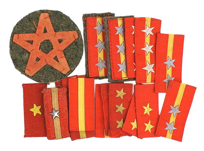 Lot 7 pair Japanese WWII Army collar tabs: H-241 Lot of 7 pairs of Japanese WWII Army collar tabs: Private 1st class, Superior Private, 2 Leading Private, Sergeant, and 2 Sergeant Major. Also 2 singles (Private 2nd class and Corporal) and a ci