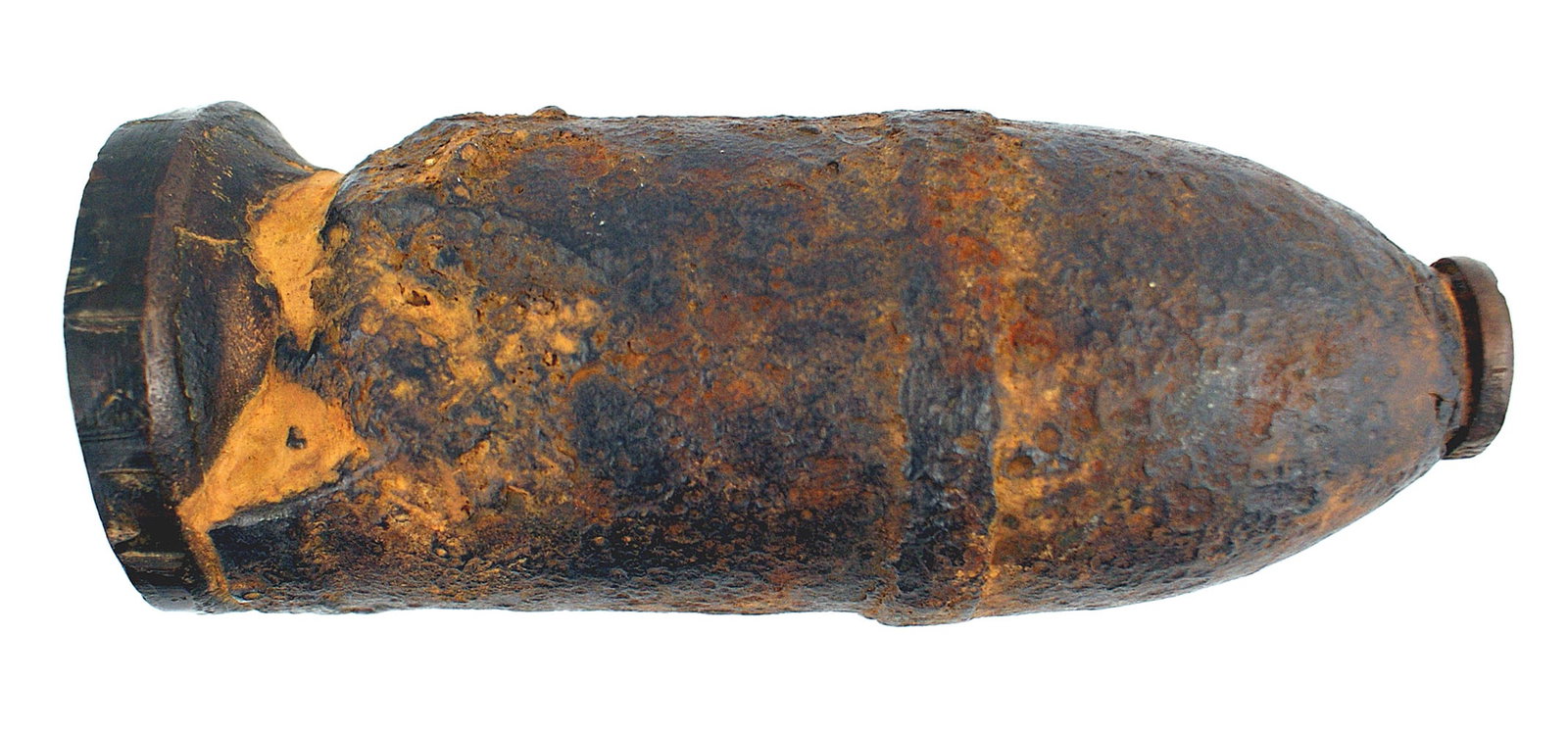 Civil War Confederate Artillery excavated Read shell: K-064 American Civil War Conferederate Artillery excavated Read shell. Length 7.5". Weight 7.4 lbs. With a 2011 letter written by the seller describing the finding of this projectile near Fredericksbu