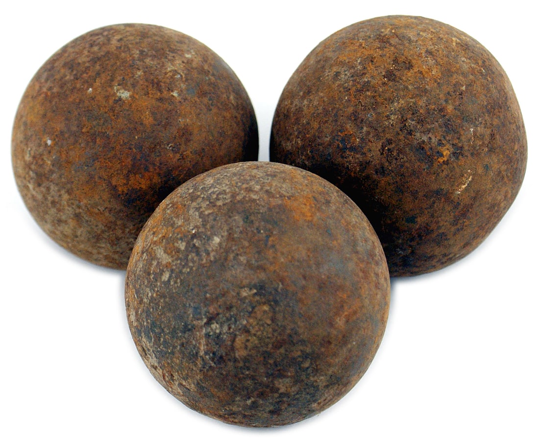 4 Civil War artillery iron cannon balls (1 of 1)
