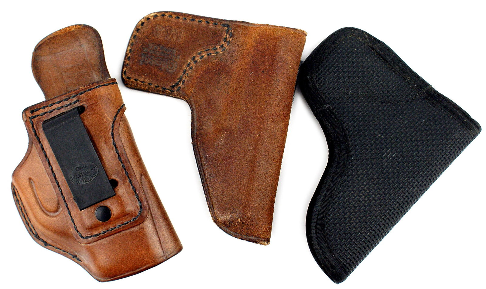 3 small pistol holsters Alessi DeSantis: M-055 Lot of 3 small pistol holsters: (1) "Alessi" leather - PM40 - with a belt loop. Probably for a "snub nose". (2) "Alessi" leather with a large section of Velcro shape of a capital "L". Outline
