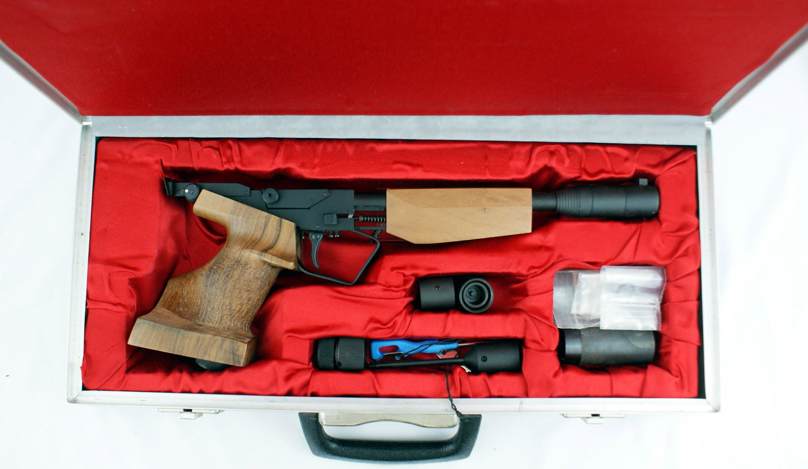 The TAU BRNO TAU7 target pistol: M-080 The TAU BRNO TAU7 - a highly accurate competition target pistol. Primarily designed as a high performing 10 meter entry level and intermediate match pistol. An earlier model, stamped "Made in Cz