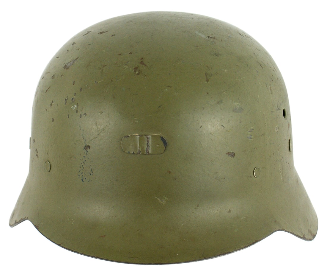 Spanish German style M1935 helmet (1 of 4)