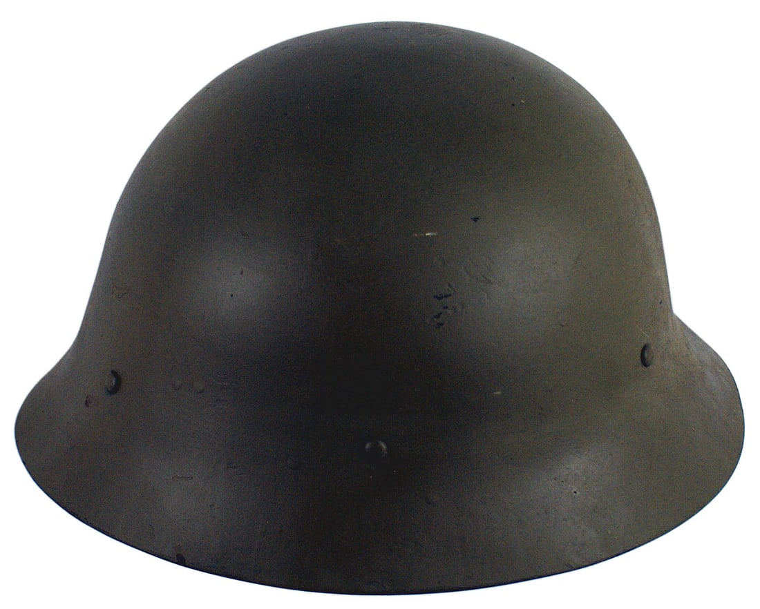 Norwegian WWII era helmet (1 of 3)
