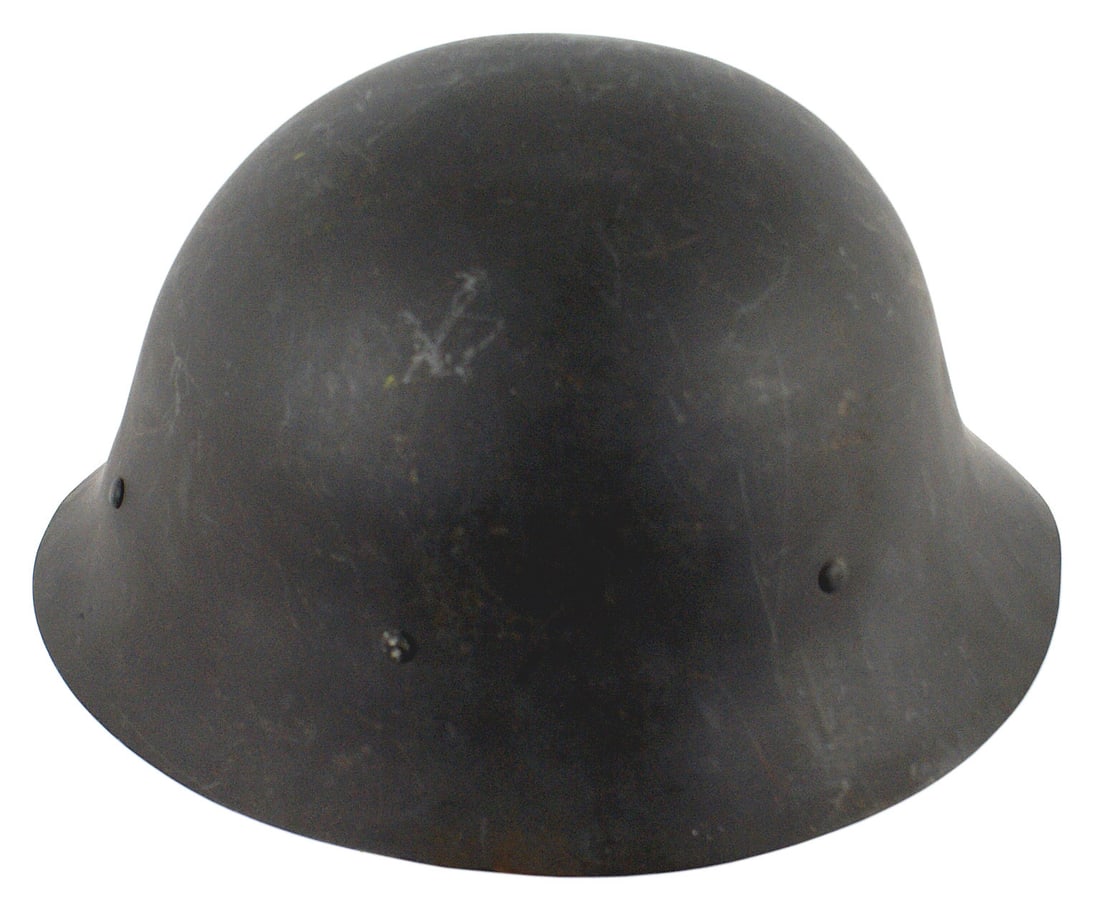 Swedish M26 helmet (1 of 2)