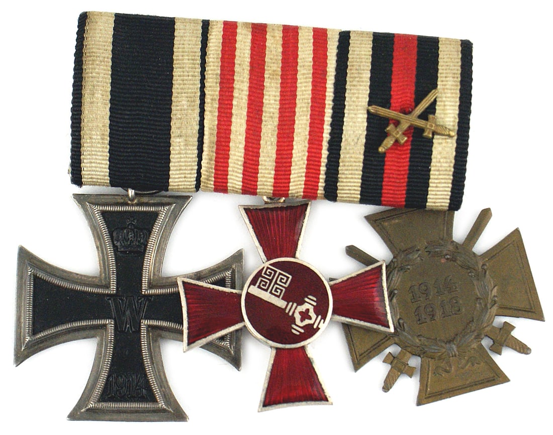 German WWI 3 award medal bar Iron Cross: B-010 German WWI 3 award ribbon bar: 1914 Iron Cross 2nd Class (large ring with "L-65), Bremen War Cross of Merit (key on red enamel) and a 1914-1918 Combatants Cross (swords on ribbon). II+