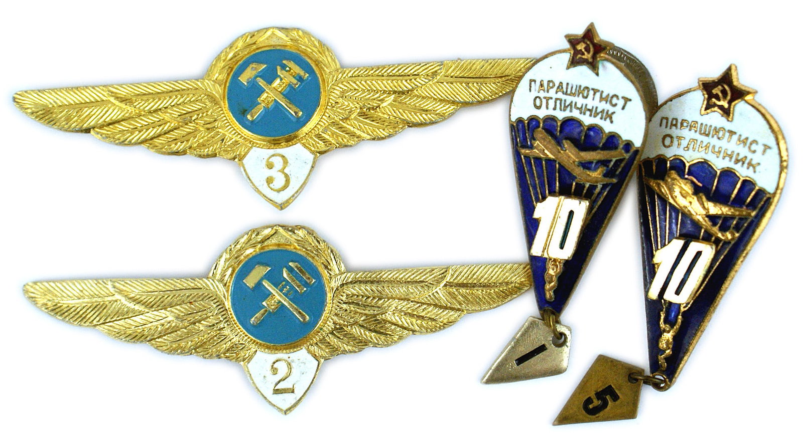 Lot of 4 Soviet Russia badges Para: B-227 Lot of 4 Soviet Russia badges: two enameled Para Badges and two Aviation Wings - Mechanic with "2" and "3". II