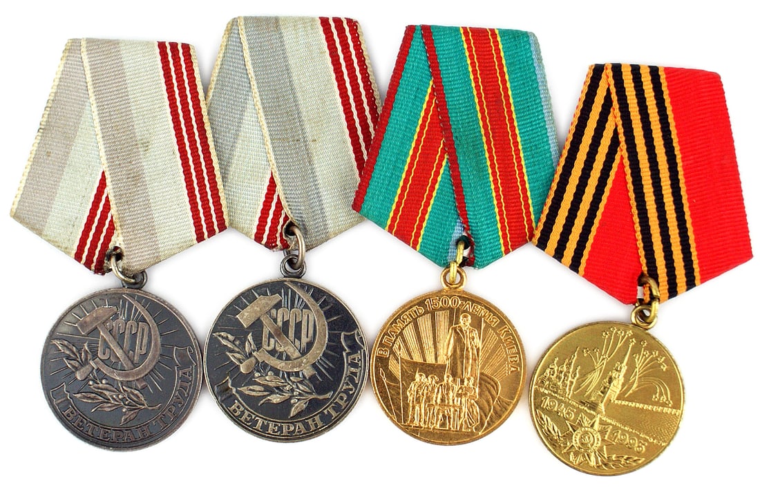 Lot of 4 Soviet Russian medals Kiev (1 of 2)