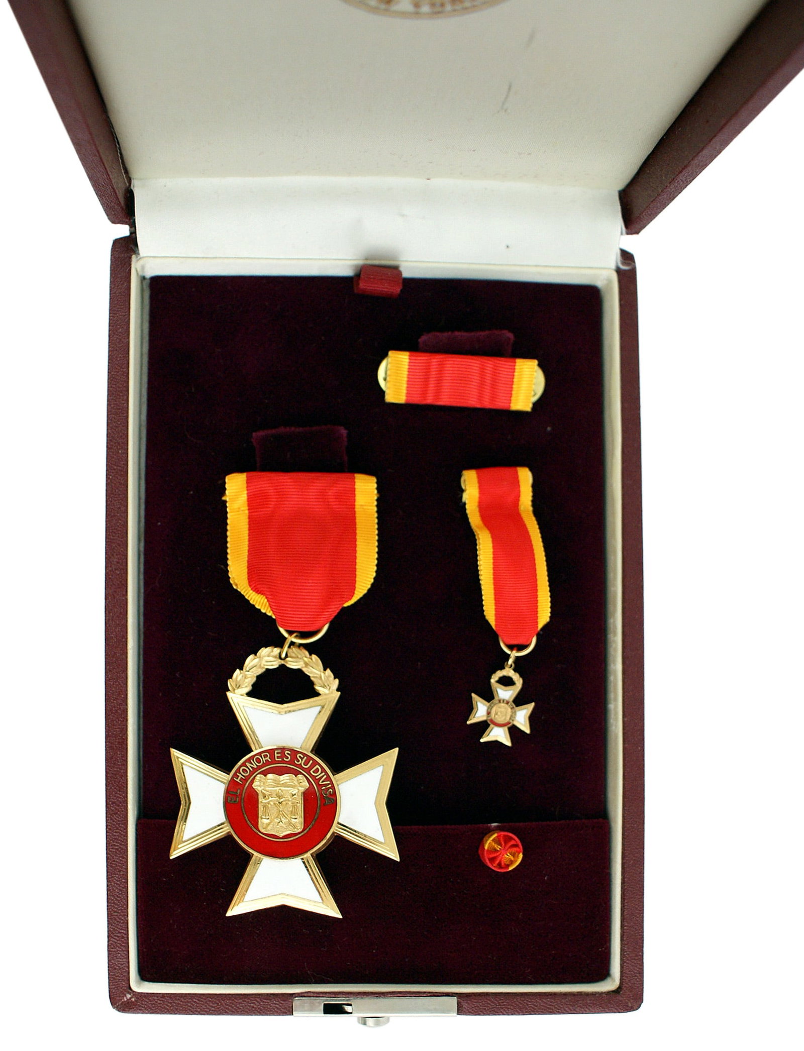 Venezuela Cross of the Armed Forces Medal (1 of 4)
