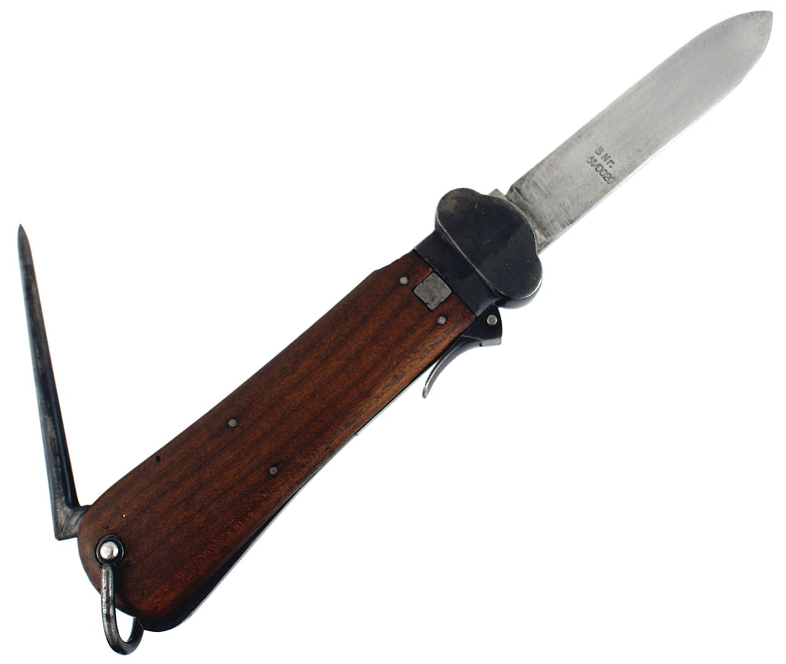 German WWII Luftwaffe Paratrooper gravity knife (1 of 3)