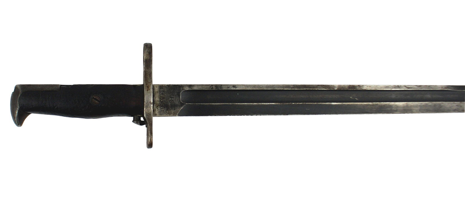 US M1905 bayonet 1905 Springfield rifle M1 Garand: D-014 US M1905 bayonet for the 1905 Springfield rifle and the M-1 Garand rifle. Iron crossguard 1 muzzle ring and "bird-head" pommel with wood grip 16" dark black blade (80% finish) is marked "SA", a 