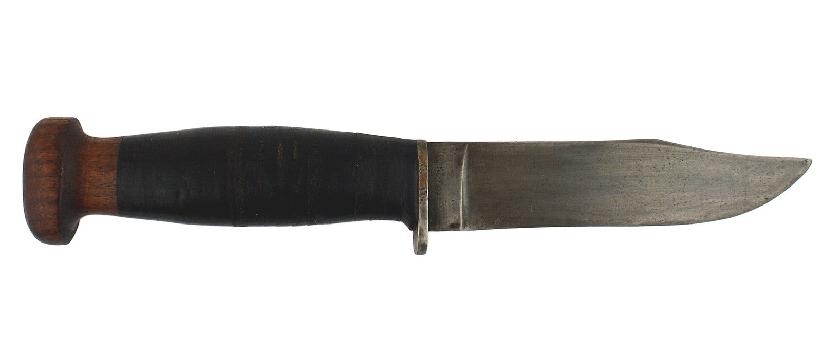 US WWII Navy Mark 1 knife: D-029 WWII US Navy Mark 1 knife. 5 1/8" graying blade shows wear. No original bluing remains. Marked "USN" and "RH. PAL - 35" Aluminum pommel, small steel crossguard and brown leather washer grip. No 