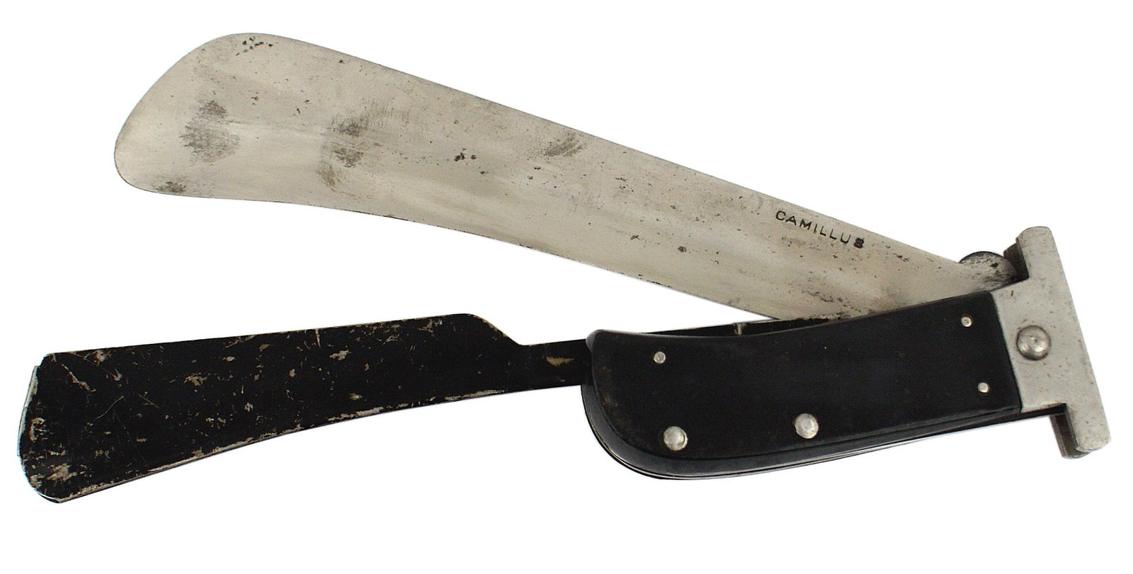 US Army Air Force WWII folding machete: D-065 US Army Air Force WWII folding machete. 10 3/4" clean folding blade. Marked "CAMILLUS". Black metal clip on guard. Black plastic grips. Adopted in 1942 to include with the emergency bailout kit.