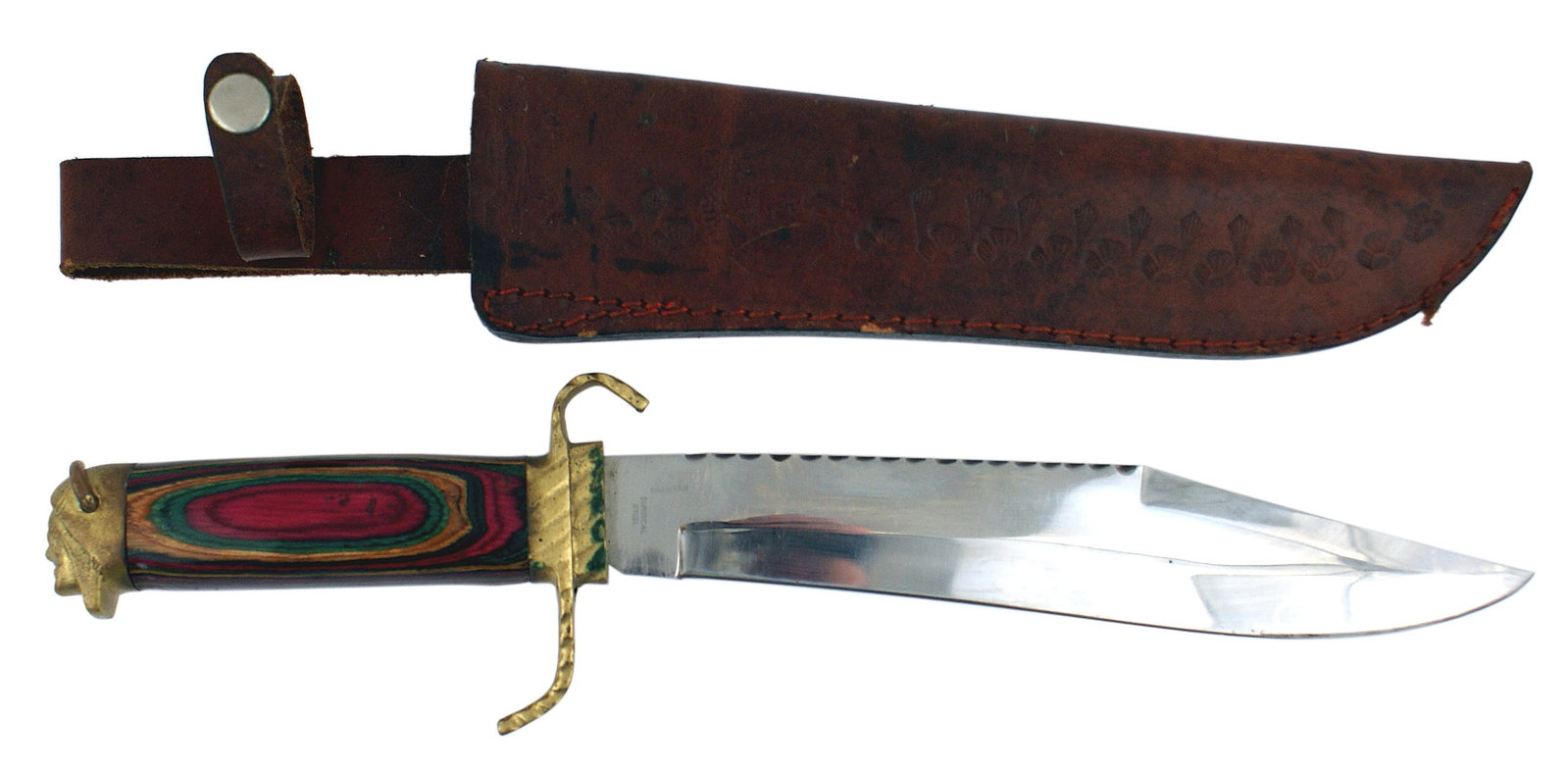 Copy of a US Randal knife Bowie style: D-066 Copy of a unique style of a Randal knife. 9 3/4" "Bowie" style blade. 4 1/2" spine of blade is serrated and 4 3/8" of the tip is "clipped". Lightly marked "Pakistan" and "SURGICAL STEEL". Brass 