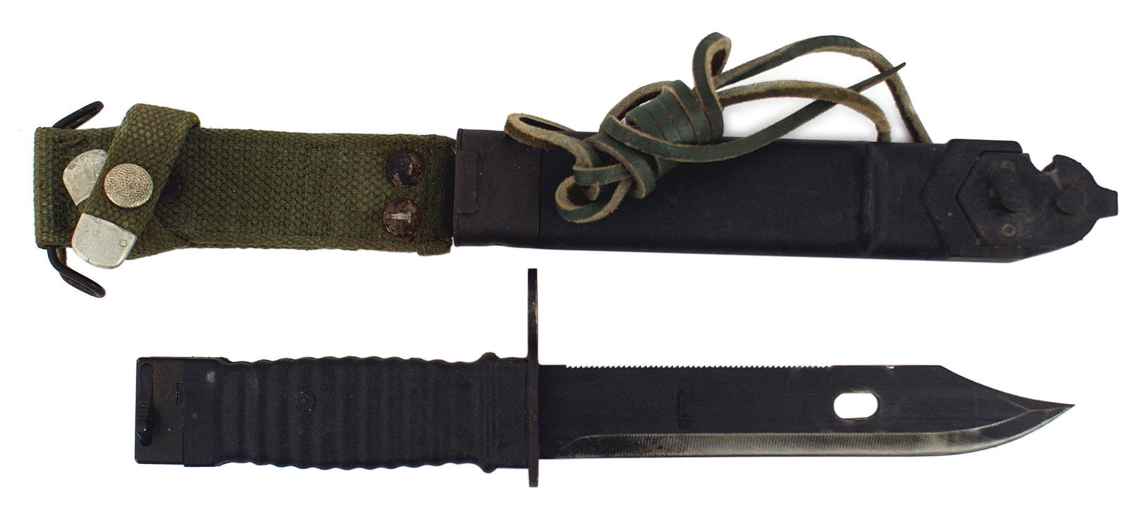DDR East German combination bayonet field tool: D-078 DDR (East Germany) combination bayonet/field tool. 6 7/8" "Bowie" type parkerized blade. Maker's logo, the world famous "Eickhorn" squirrel appears on the ricasso. Saw tooth spine and oval openi