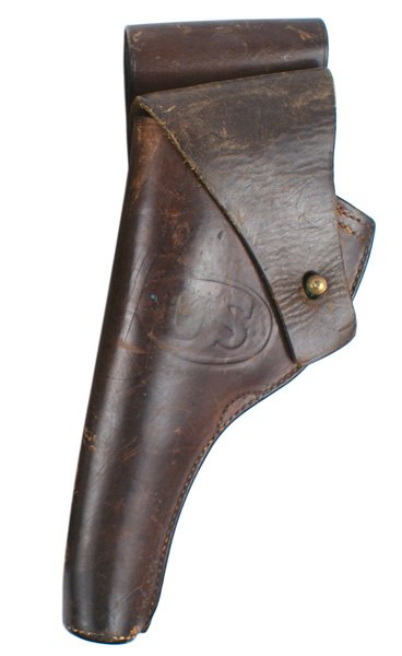 U.S. WWI 45 cal. revolver holster: M-28 U.S. WWI 45 cal. revolver holster. Brown leather. Bottom of reverse is scuffed. Belt loop is marked "G&K - 1918 - A.G." about II